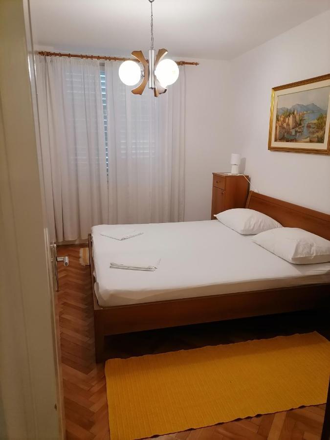 Apartment Domines Сень Екстер'єр фото