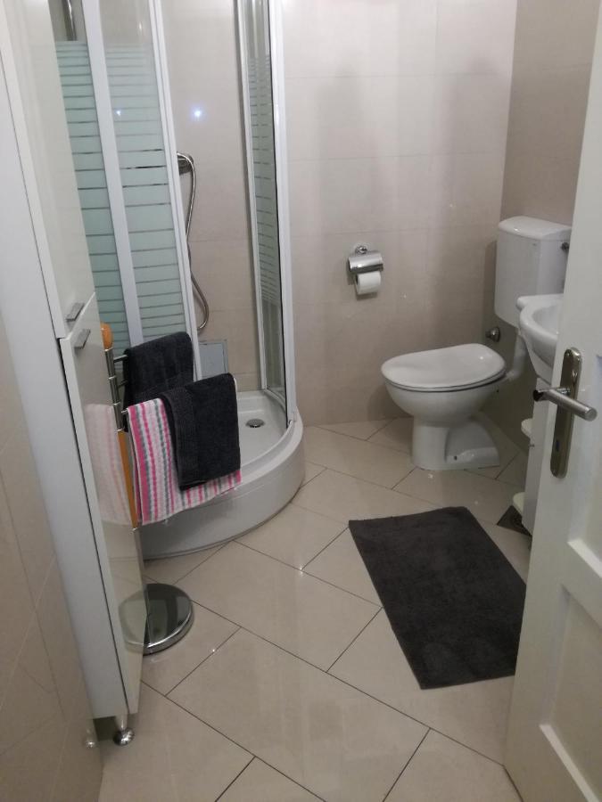 Apartment Domines Сень Екстер'єр фото